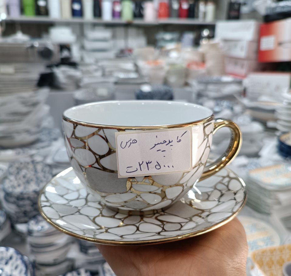 فنجان و نعلبکی ساخت ایران جنس چینی سایز بزرگ قطر فنجان ۱۰ و ارتفاع ۶/۵ سانت