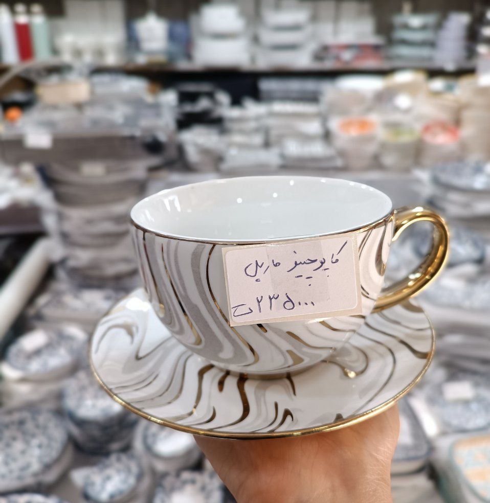 فنجان و نعلبکی ساخت ایران جنس چینی سایز بزرگ قطر فنجان ۱۰ و ارتفاع ۶/۵ سانت