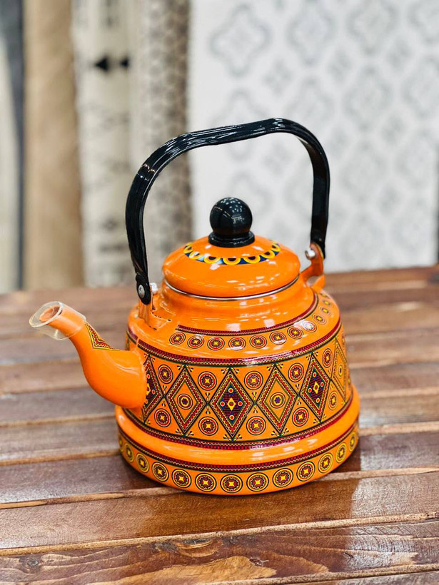 کتری وارداتی ساخت چین جنس لعابی سنگین و ضخیم طرح سنتی حجم ۲/۵ لیتر