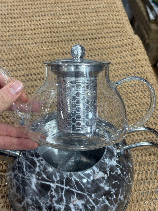 کتری و قوری سوتی مارک کرکماز وارداتی ساخت چین تحت لیسانس ترکیه مدل ماربل جنس کتری استیل ۱۸۱۰ با کف چدن و قوری پیرکس ،حجم کتری ۲/۵ لیتر و قوری ۷۰۰ میل