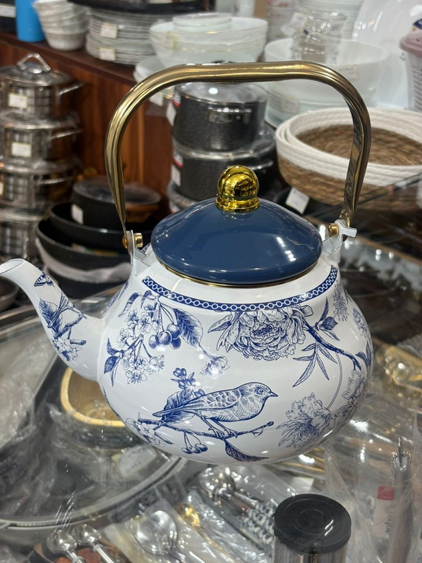 کتری وارداتی ساخت چین جنس لعابی سنگین و ضخیم طرح کبوتر آبی حجم ۲/۵ لیتر