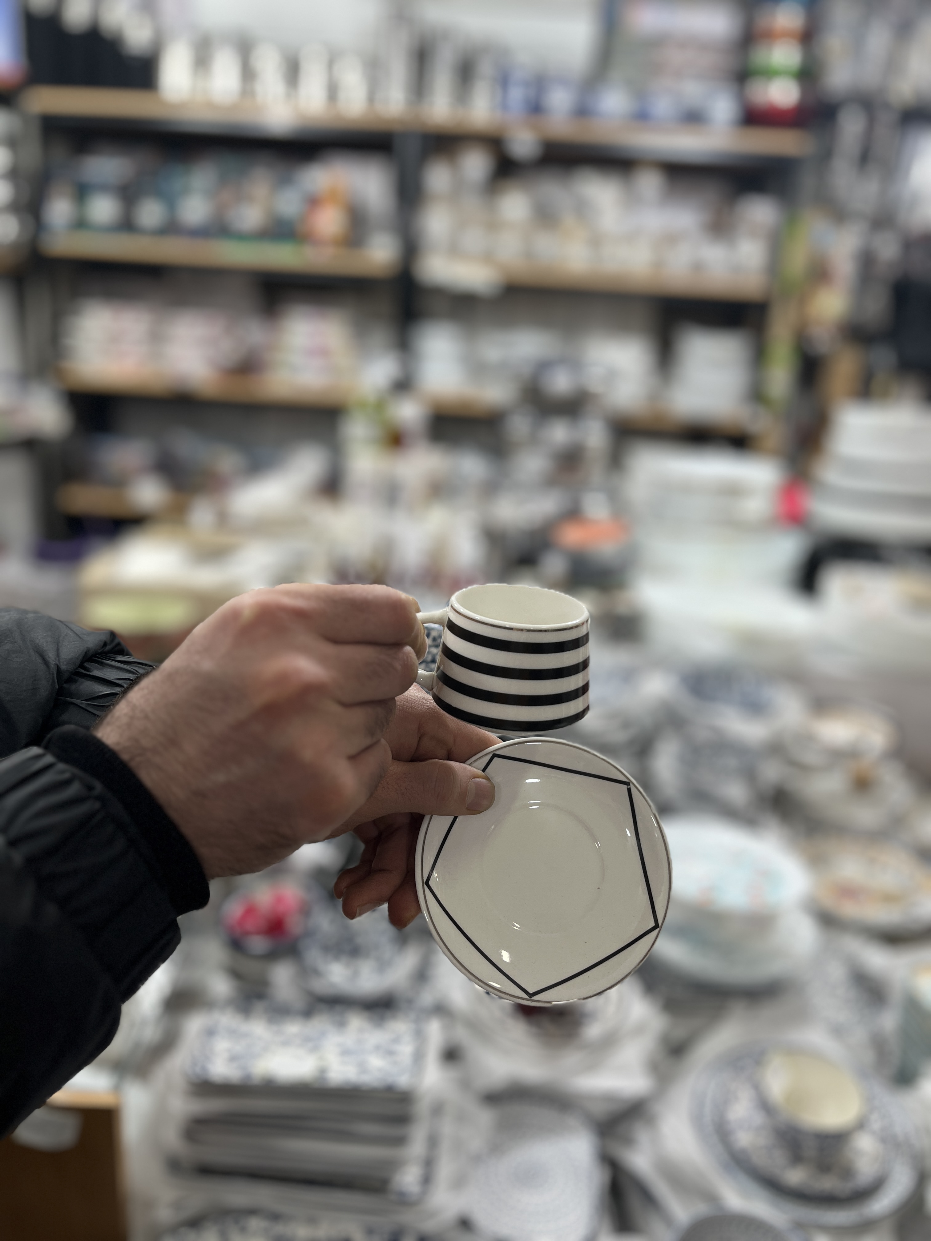 فنجان و نعلبکی قهوه خوری وارداتی ساخت چین مدل دیو و دلبر جنس سرامیک با جعبه کادو ست ۶ نفره