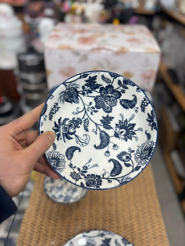 سرویس ۲۶ پارچه مارک دنی پلاس تولید کارخانه دنی هوم وارداتی ساخت چین طرح گلدار سرمه ای جنس چینی سرامیک درجه یک