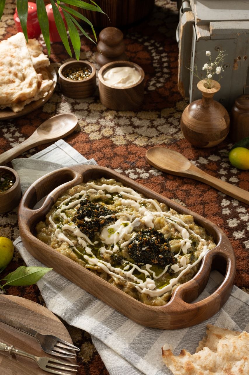 ظرف سرو موجی دسته دار چوب گردو  آماهوم بسیار باکیفیت