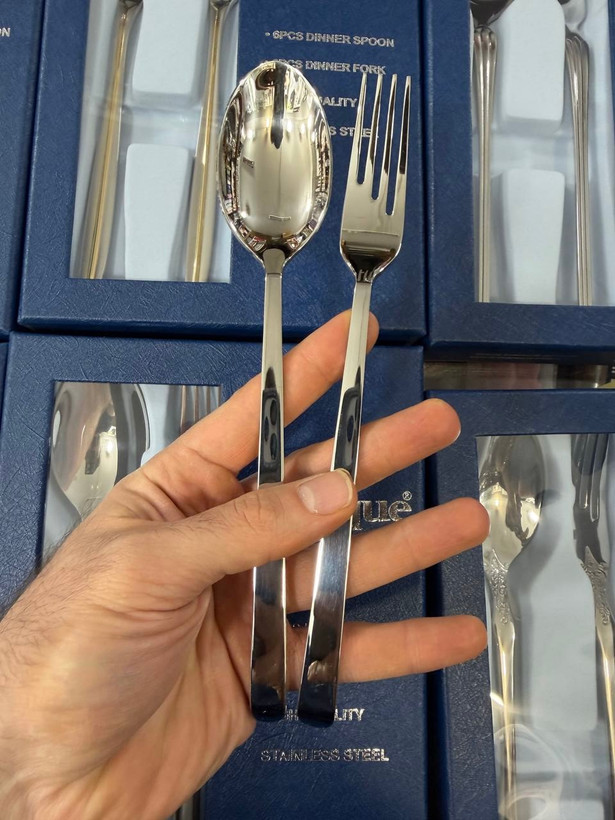 قاشق و چنگال مارک یونیک اصل شرکتی وارداتی ساخت چین جنس استیل درجه یک رنگ سیلور تعداد ۶ عدد